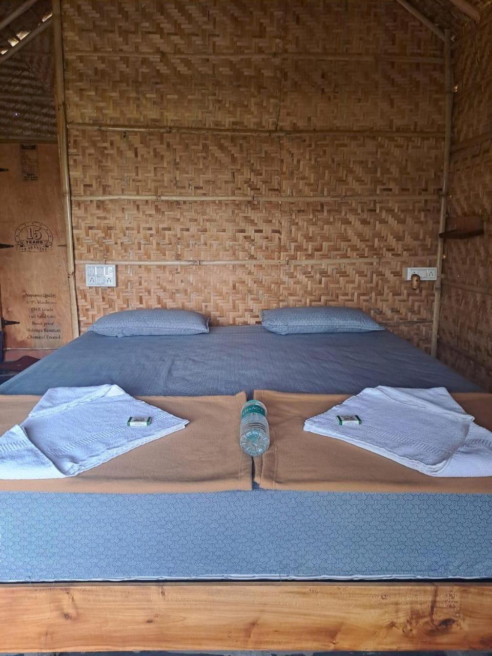 Отель Hampi Rasta Cafe Экстерьер фото